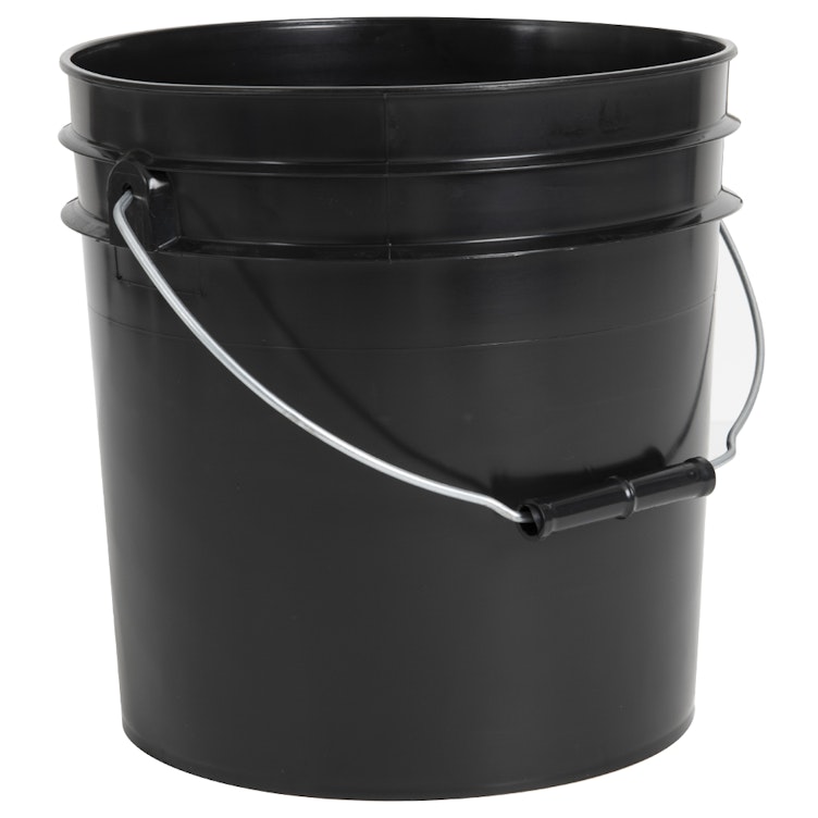 White Polypropylene 2-1/2 Gallon/9.5 Liter Bucket with Handle
