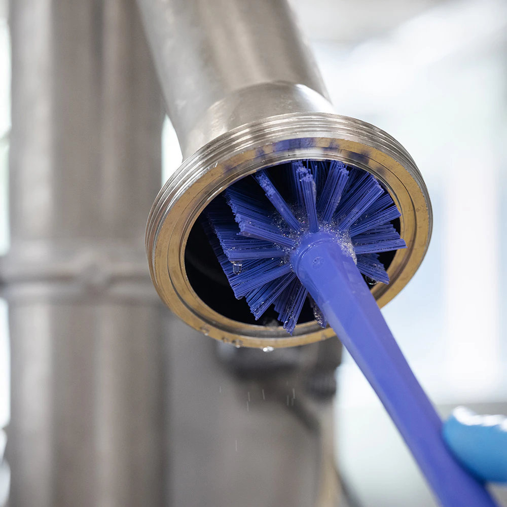 Color Code Brushes Vikan® Color-Coded Pipe Brushes with Handle | U.S. Plastic Corp.