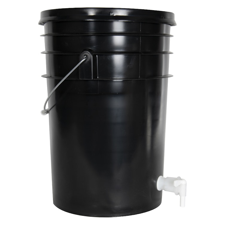 Black 6 Gallon Tamco® Fermentation Bucket with Spigot & Lid