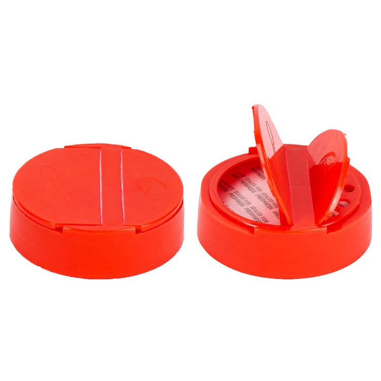 53/485 16 oz. Round Plastic Spice Container and Red Induction-Lined Dual  Flapper Lid with 13 Holes